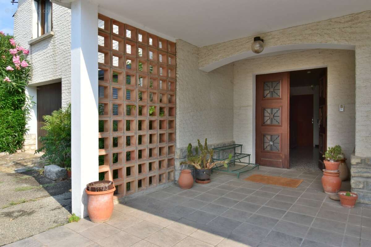  À VENDRE – Grande villa avec terrain boisé avec une olivette à Sisteron - photo 21