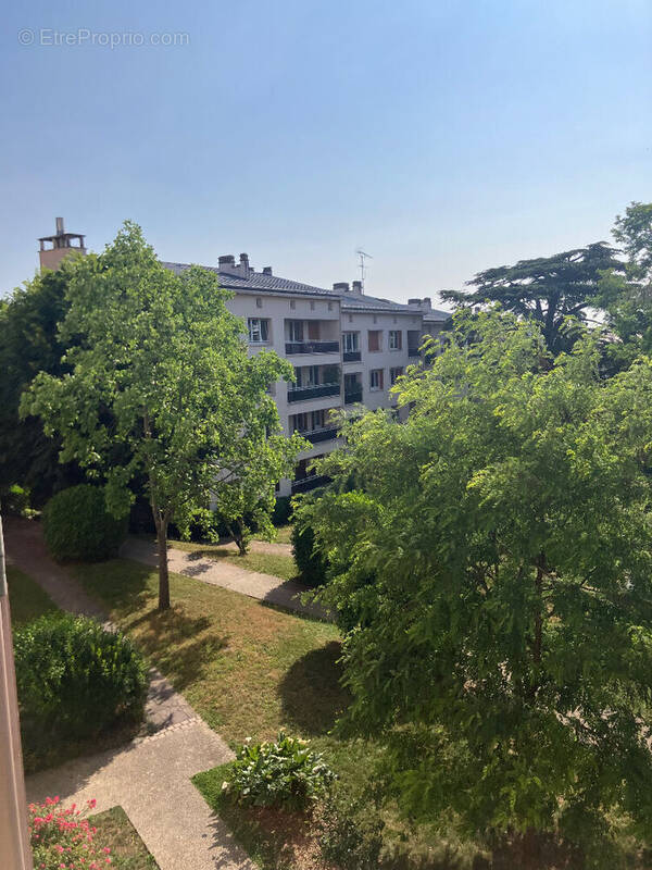 Appartement à SURESNES