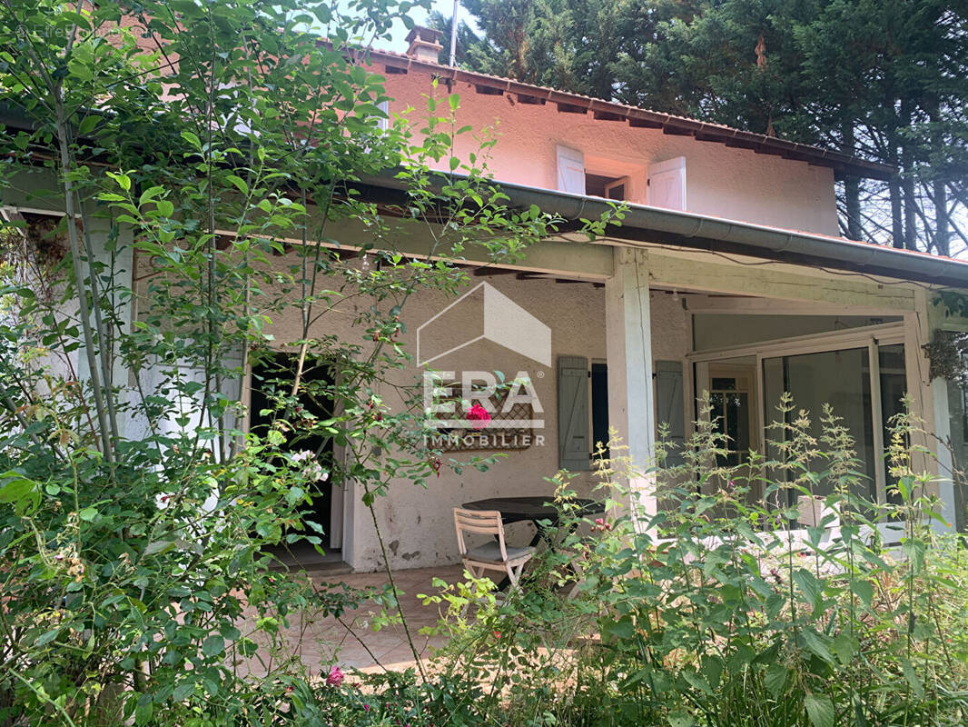 Maison à SAINT-CLAIR-DE-LA-TOUR