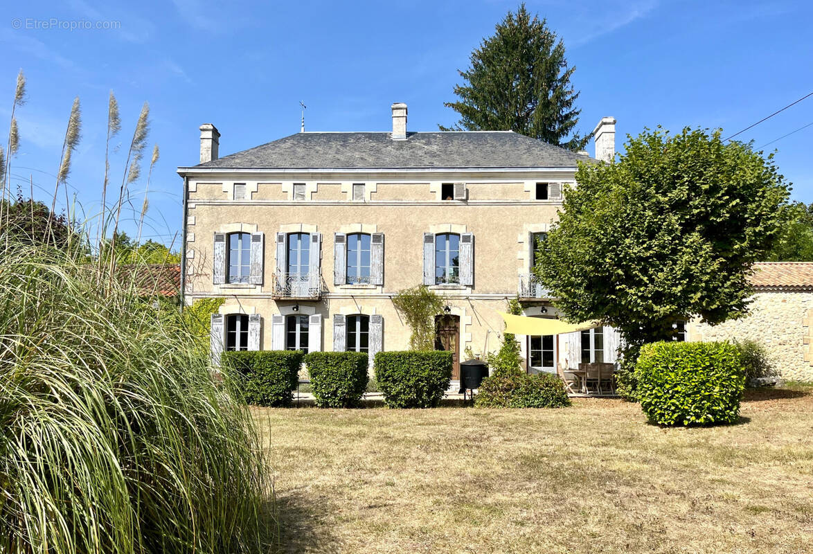 Maison à MONTGUYON