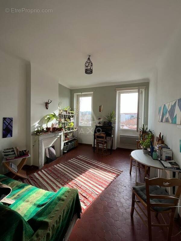 Appartement à MARSEILLE-3E