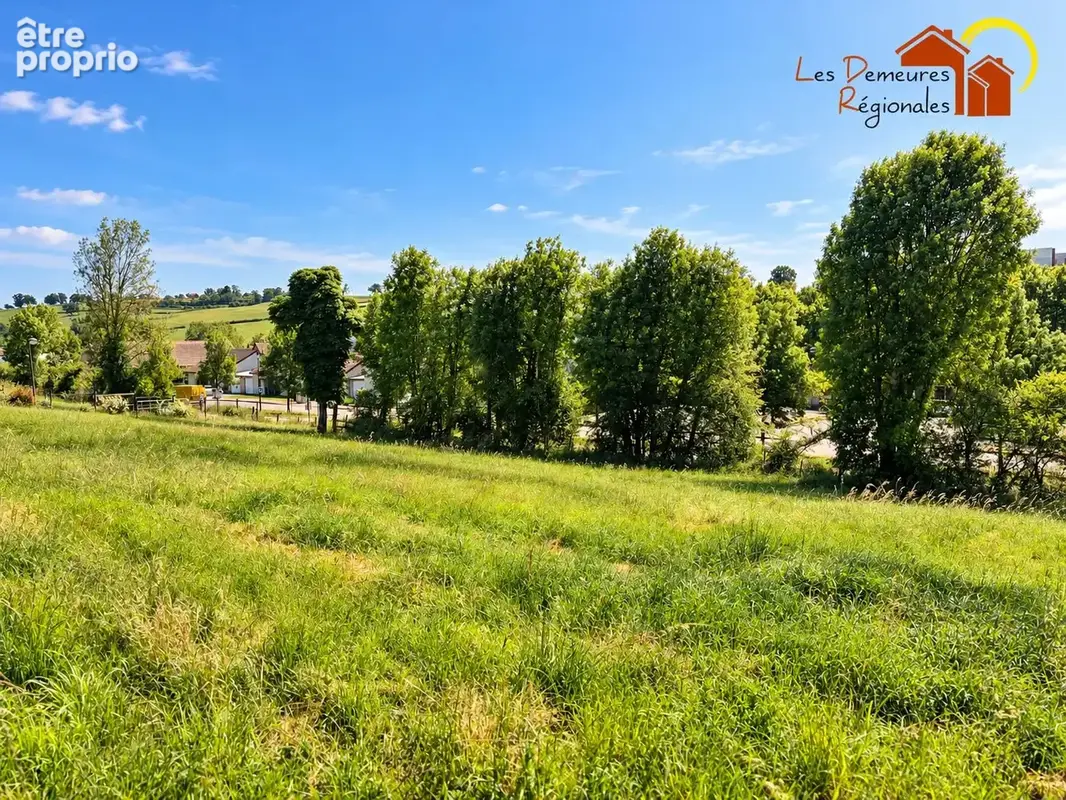 Terrain à bâtir de 726 m² à CHAROLLES (71) - photo 2