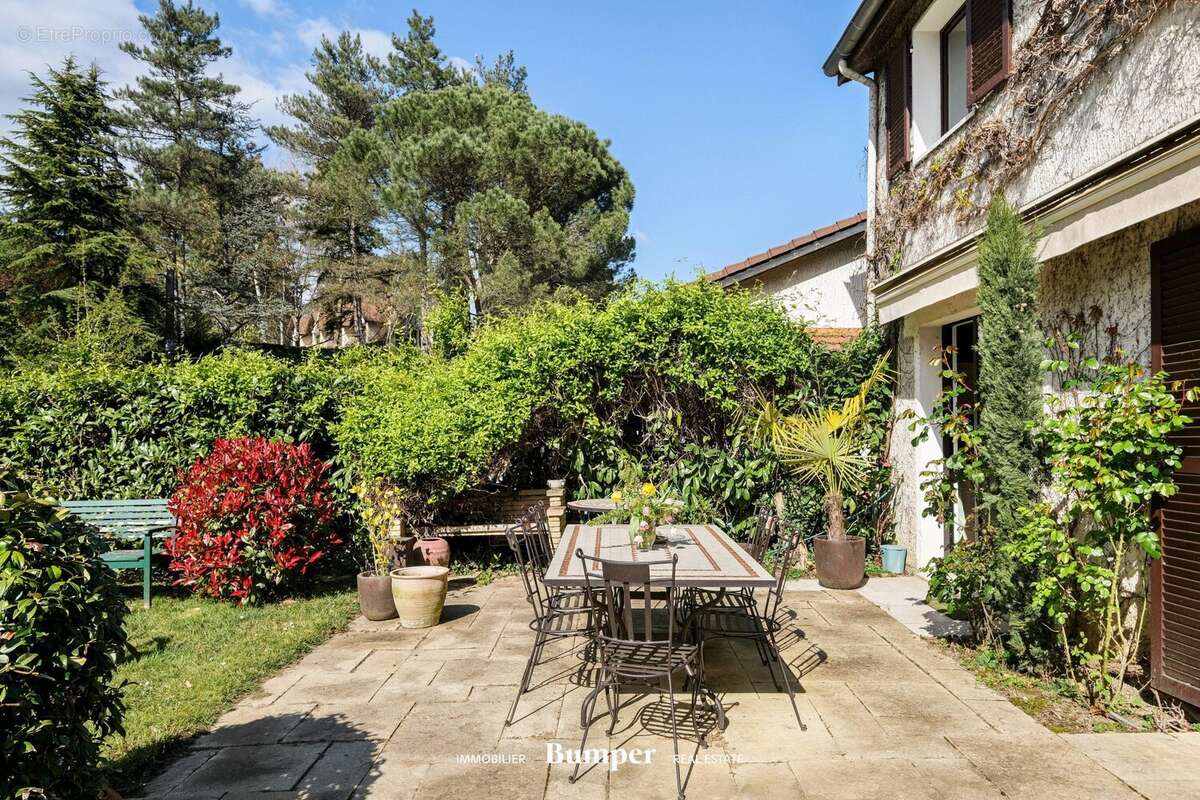 Maison à CHARBONNIERES-LES-BAINS