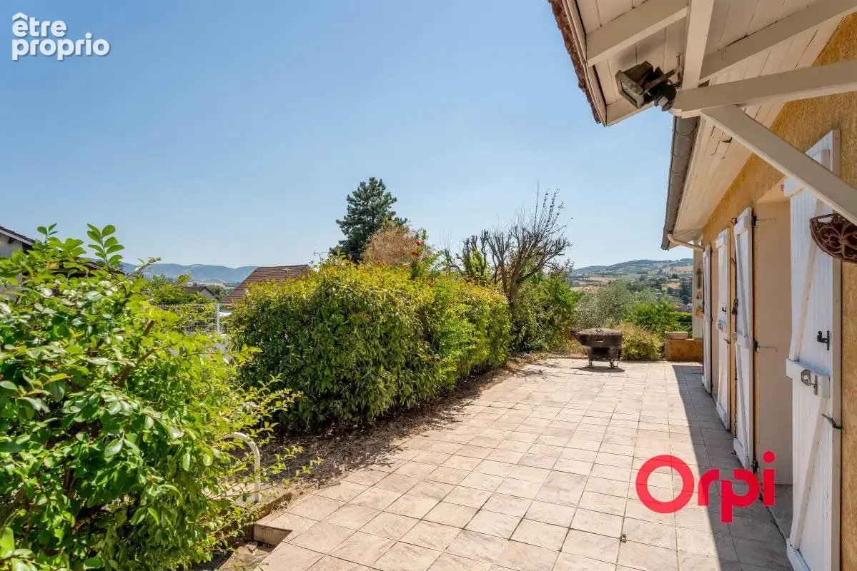 Maison familiale de 131 m² avec piscine, bureau et sous-sol complet - photo 17