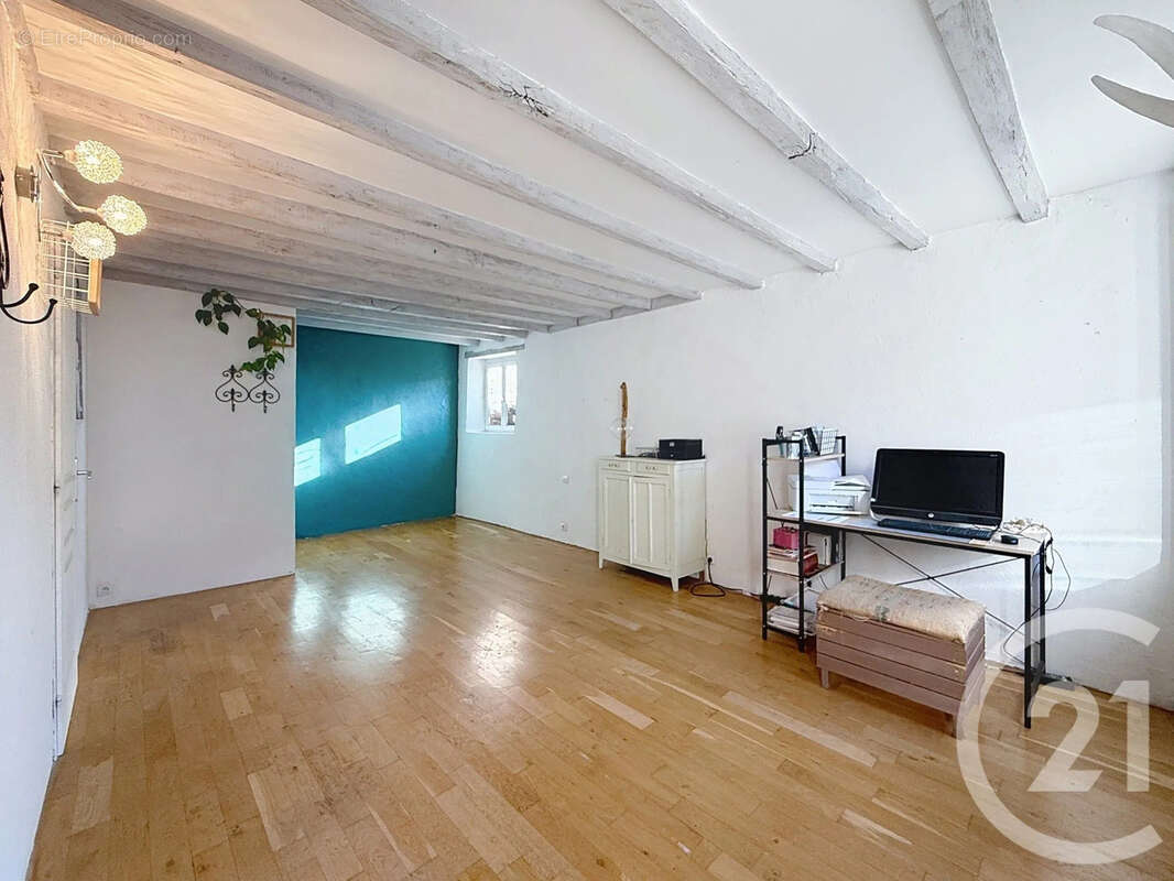 Maison à LOUAN-VILLEGRUIS-FONTAINE