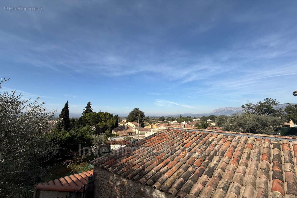 Terrain à POURRIERES