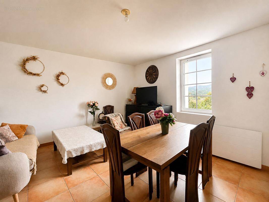 Appartement à PIGNANS