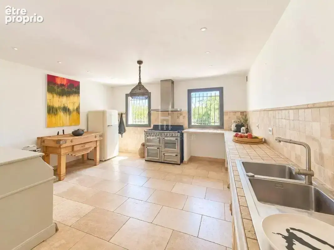 Propriété sur 2,75 hectares à Saint Martin de Crau - photo 3