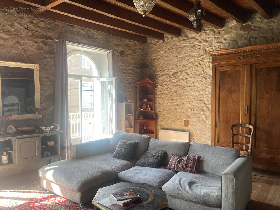 Maison à DOUZENS
