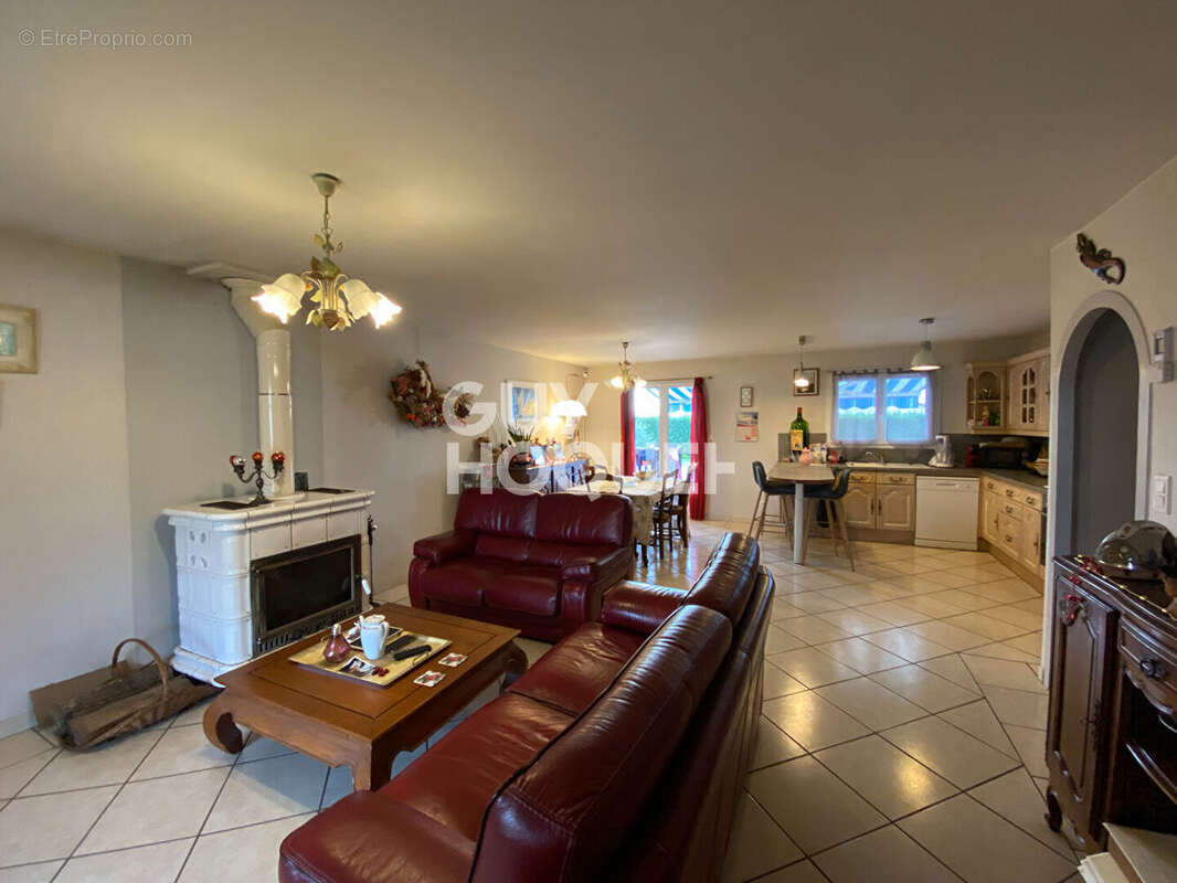 Maison à SAINT-MAGNE-DE-CASTILLON