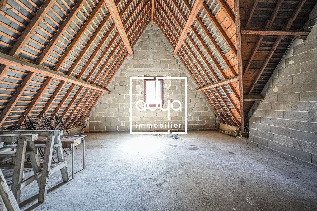 Maison 163 m² à Chaze-Sur-Argos  - photo 9