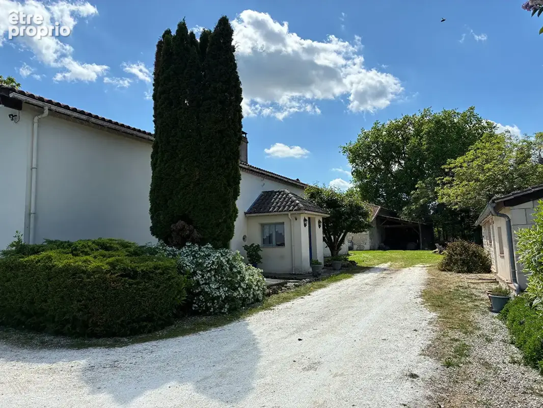 Propriété de charme avec maisons d'amis , granges et piscine - photo 8