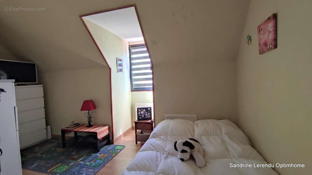 Une maison clé en main avec véranda contemporaine et possibilité de vivre de plain-pied. – 2 garages – Terrain 807 m² – Saint-Ou - photo 19