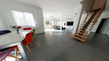 Maison à CRESPIERES