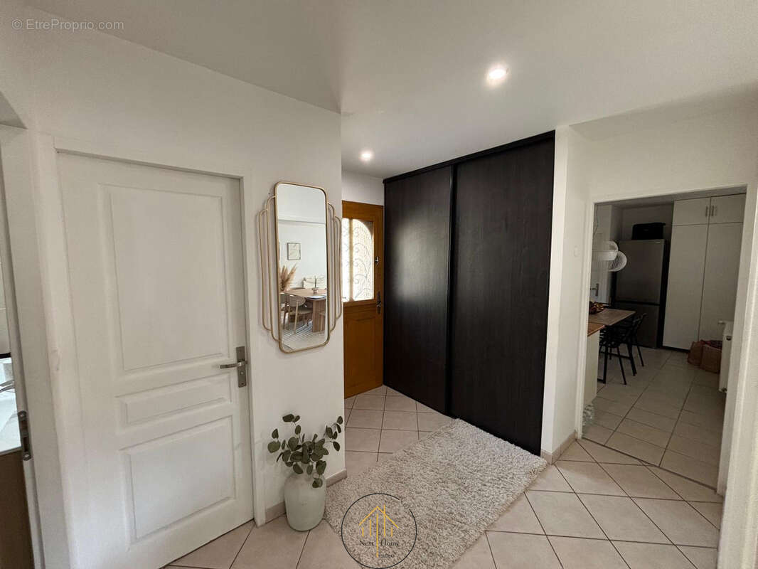 Maison de standing   124 m2   Sous-sol de 148 m2  - Terrain - photo 3
