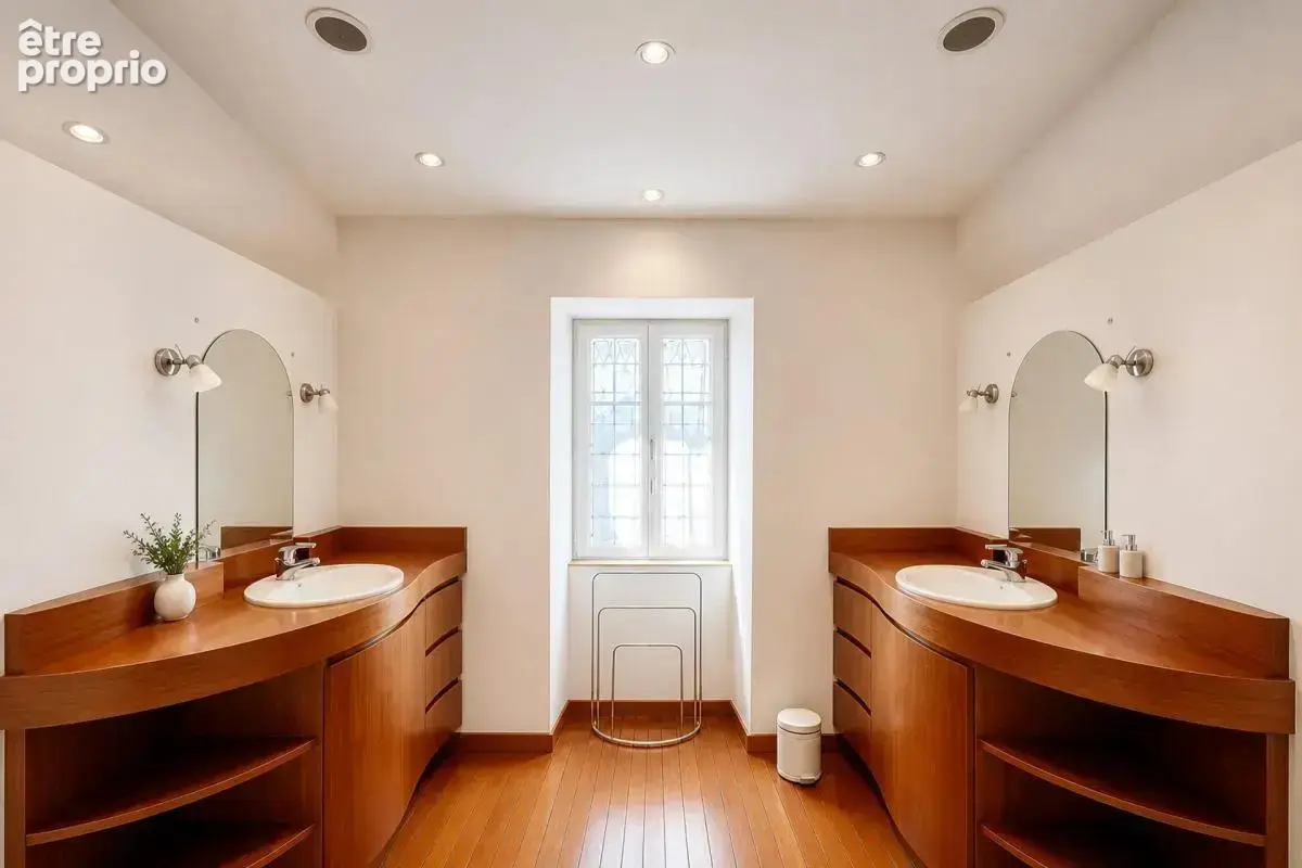 Maison de 10 pièces de 345.72 m² à Montravers - photo 10