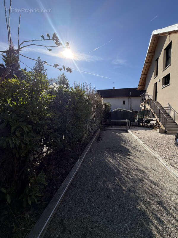 Appartement à SAINT-JEOIRE-PRIEURE