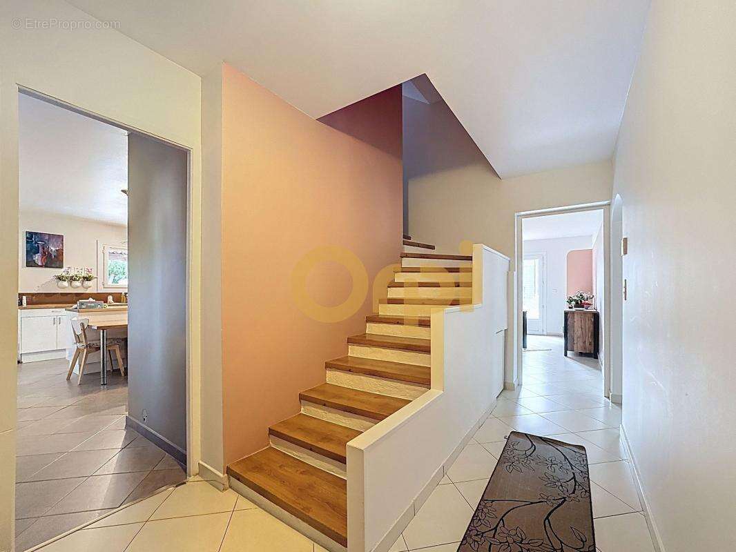 Maison à ROQUEBRUNE-SUR-ARGENS