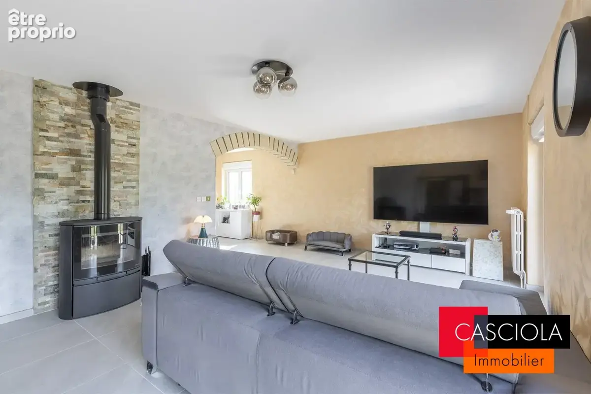 Maison 216 m² à Courcelles-Chaussy  - photo 5