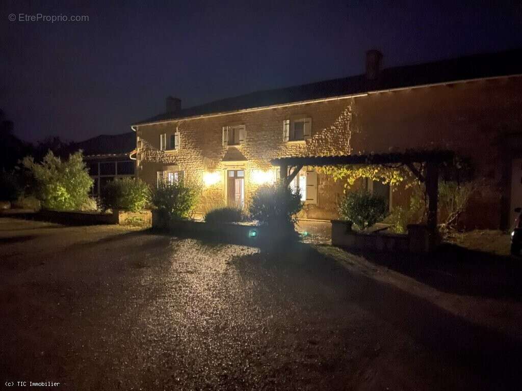 Maison à CHEF-BOUTONNE