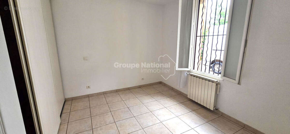 L'ESTAQUE ! Proche de toutes commodités, maison de village de type 3 de 68 m² entièrement rénovée! - photo 3