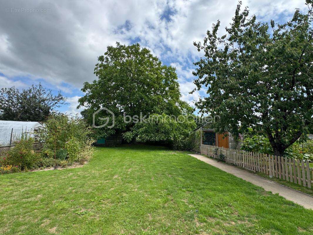 Maison à SAINT-PIERRE-LA-COUR