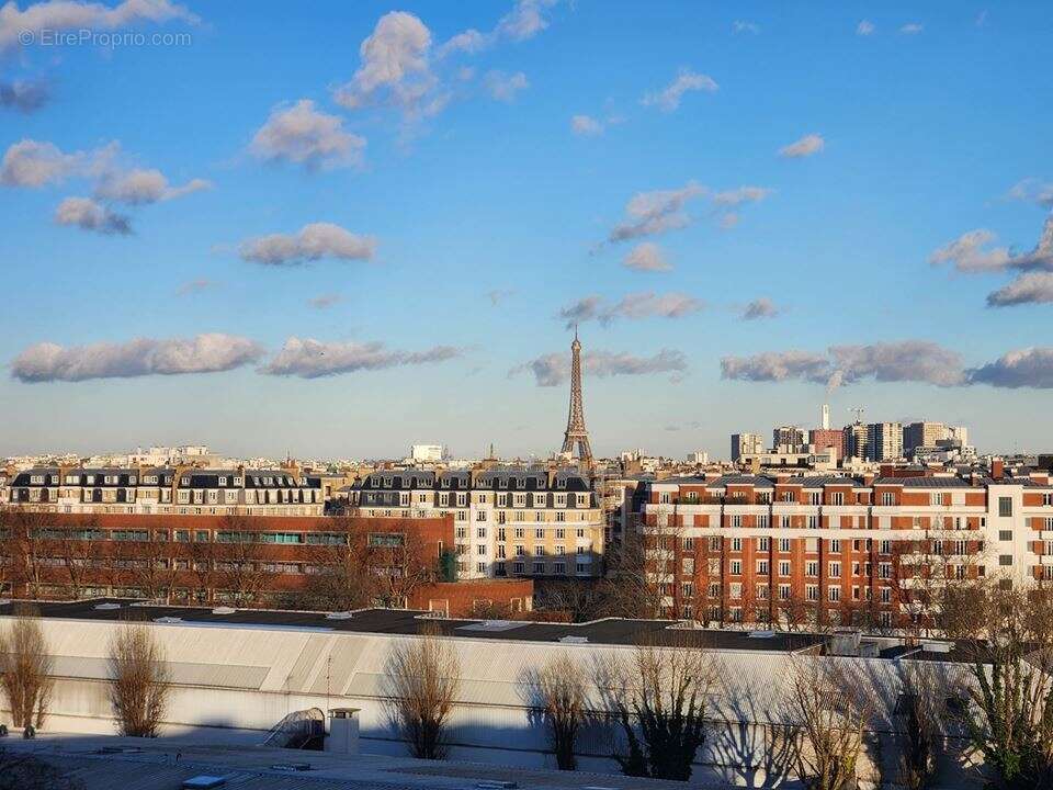 Appartement à PARIS-16E