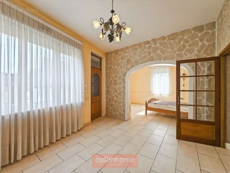 Maison à CROISILLES