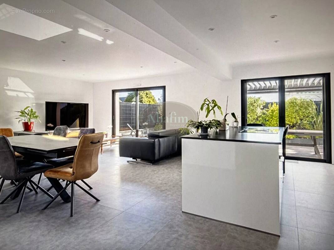 Maison à LA TURBALLE