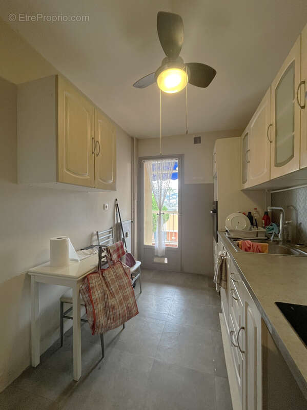 Appartement à SAINT-LAURENT-DU-VAR