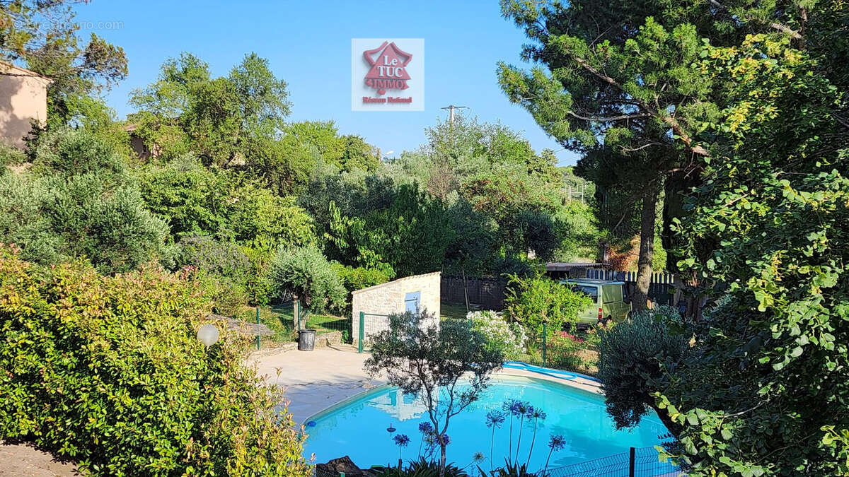 Maison à MORNAS