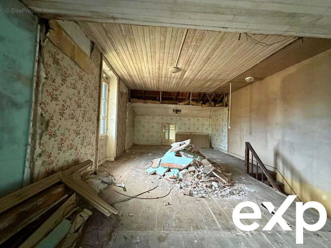 Maison à BUSSEROLLES