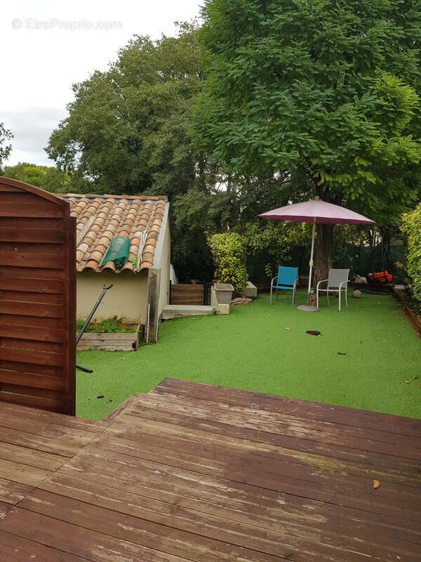 Maison à SAINT-CLEMENT-DE-RIVIERE