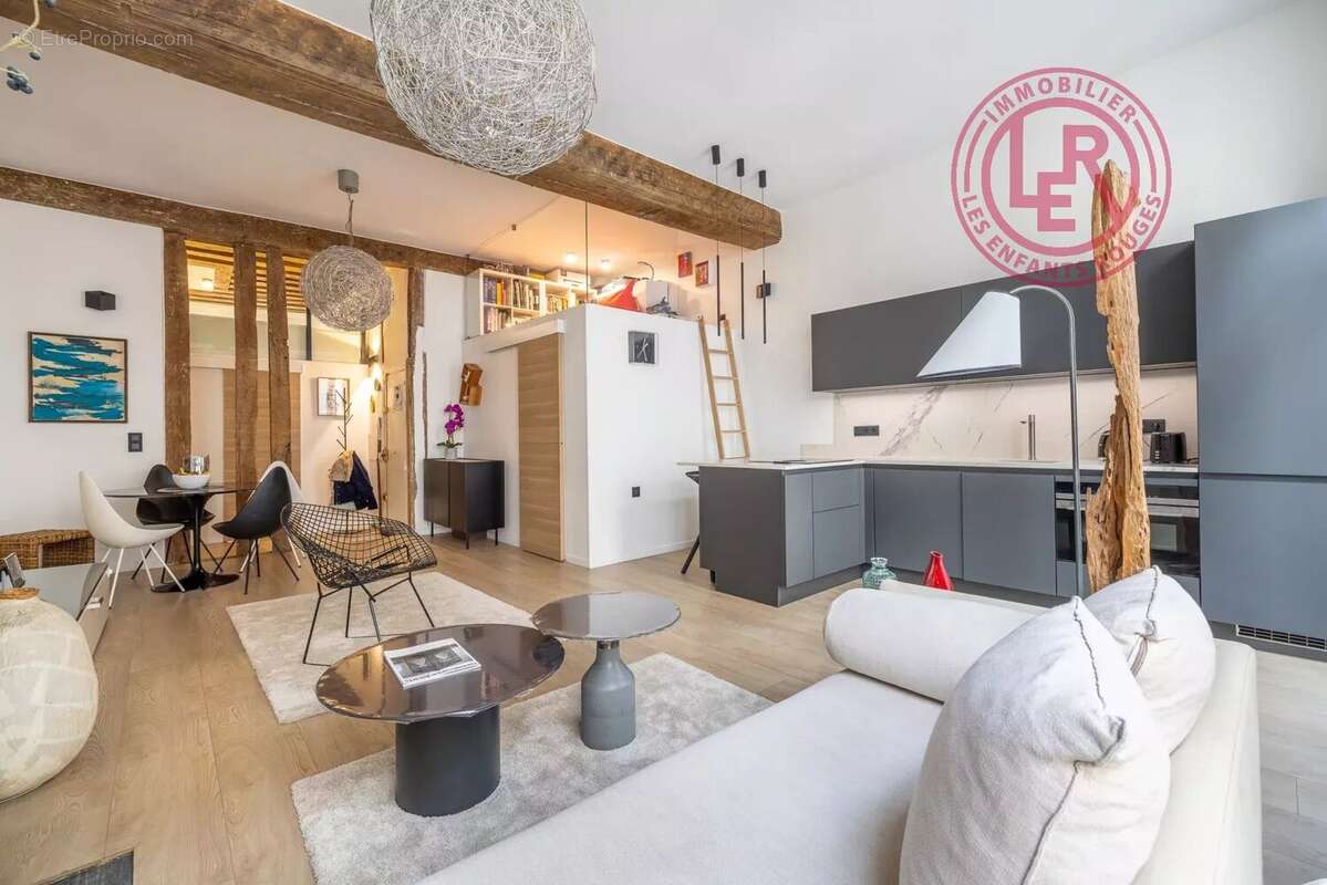 Appartement à PARIS-4E
