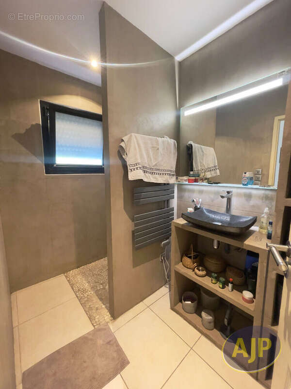 Maison à LA CHAPELLE-SUR-ERDRE