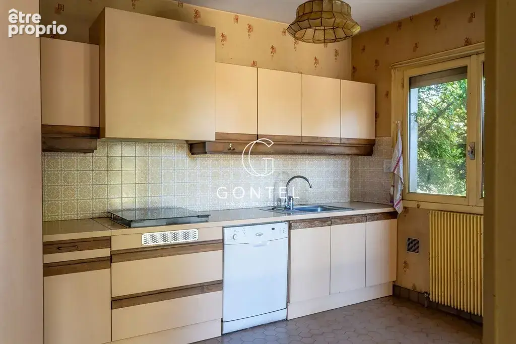 Saint-Cyr-au-Mont-d’Or – Maison de 229 m² à rénover, au calme et à proximité directe des commodités - photo 12