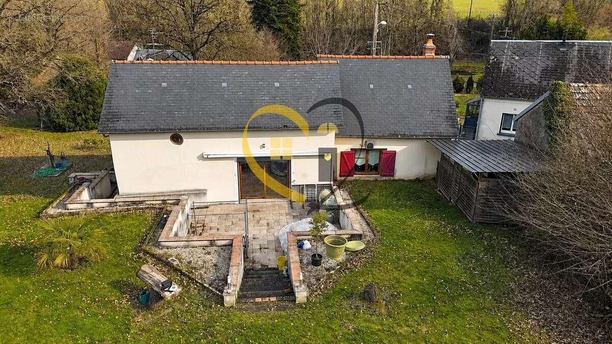 Maison à IVOY-LE-PRE