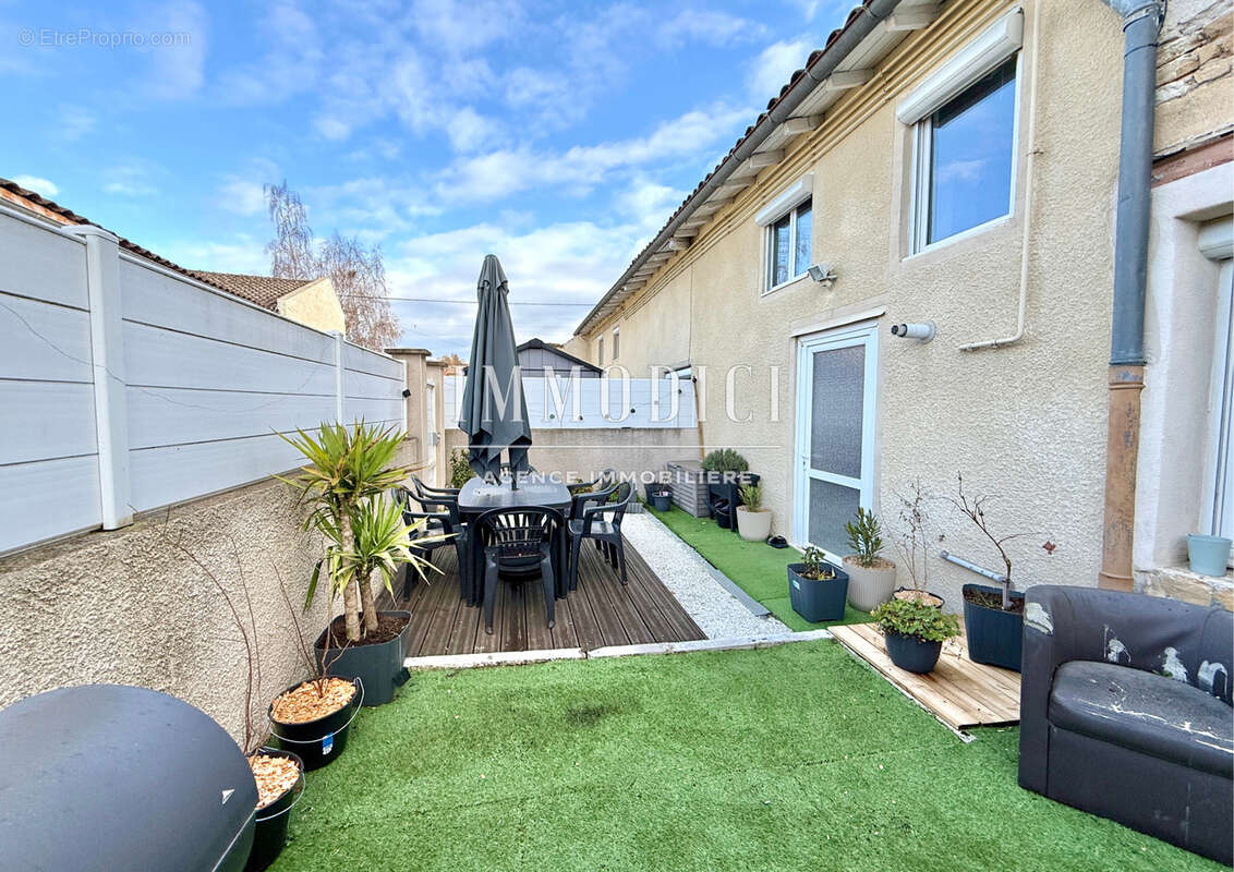 Appartement à LA CHAPELLE-DE-GUINCHAY