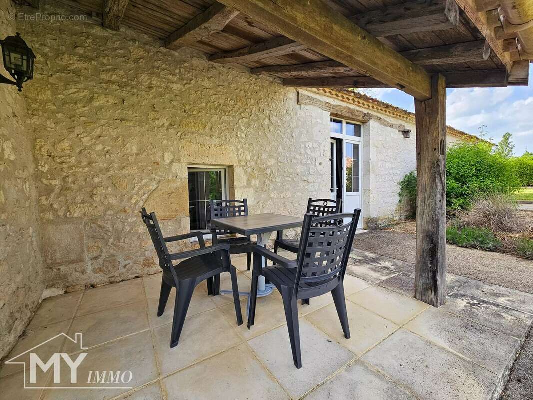 Maison à LES LEVES-ET-THOUMEYRAGUES