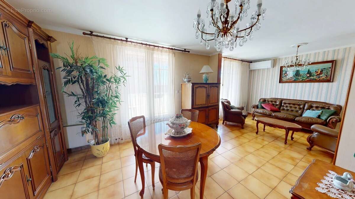 Appartement à PORT-DE-BOUC