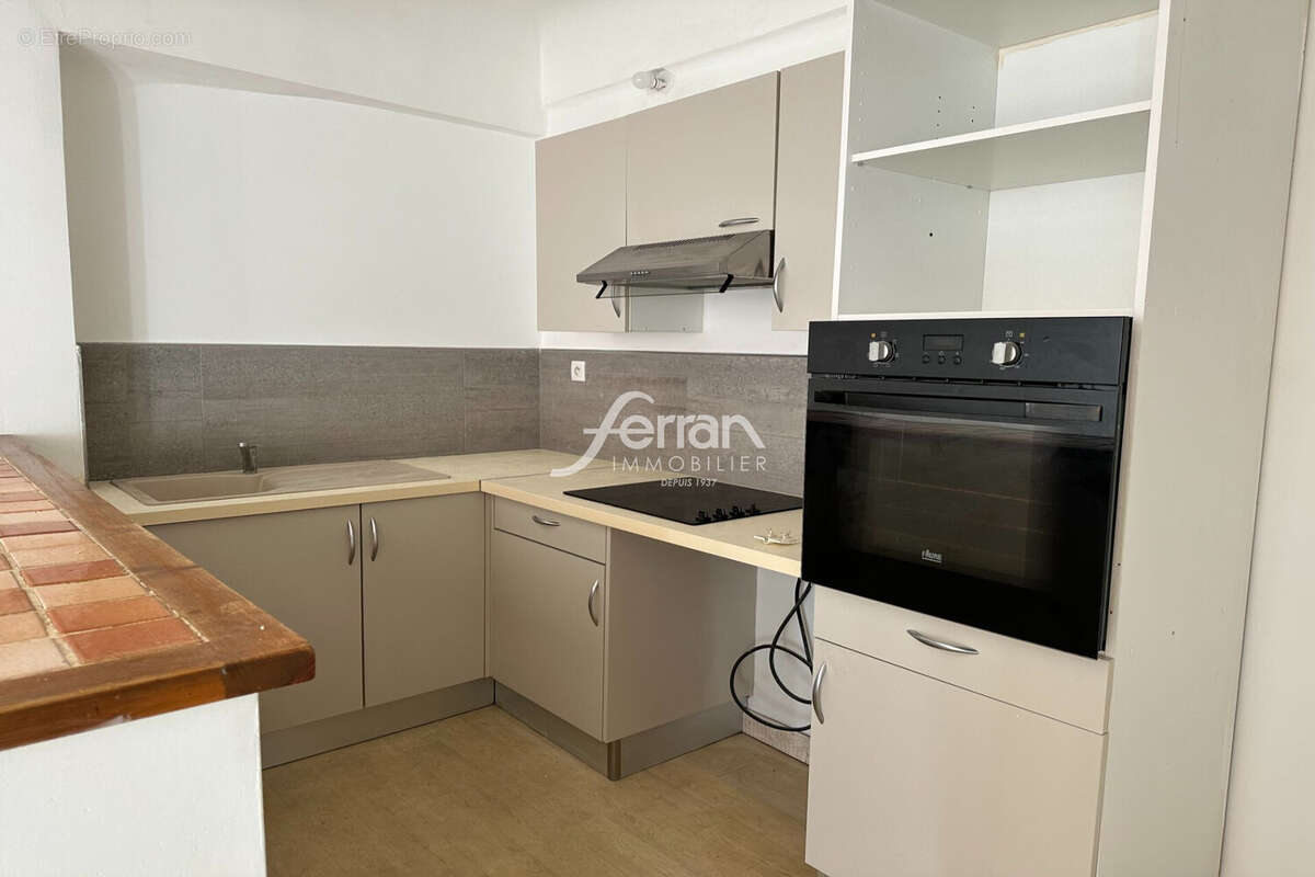 Appartement à SALERNES
