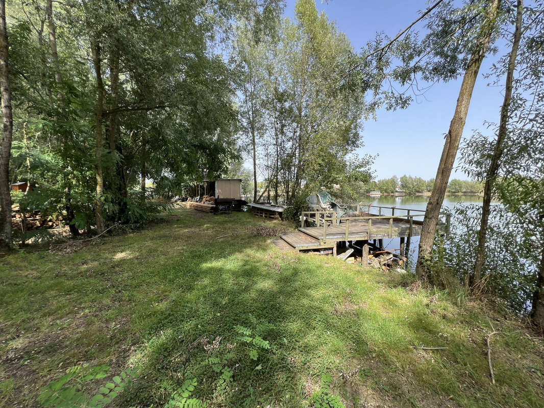 Terrain à COURS-LES-BARRES