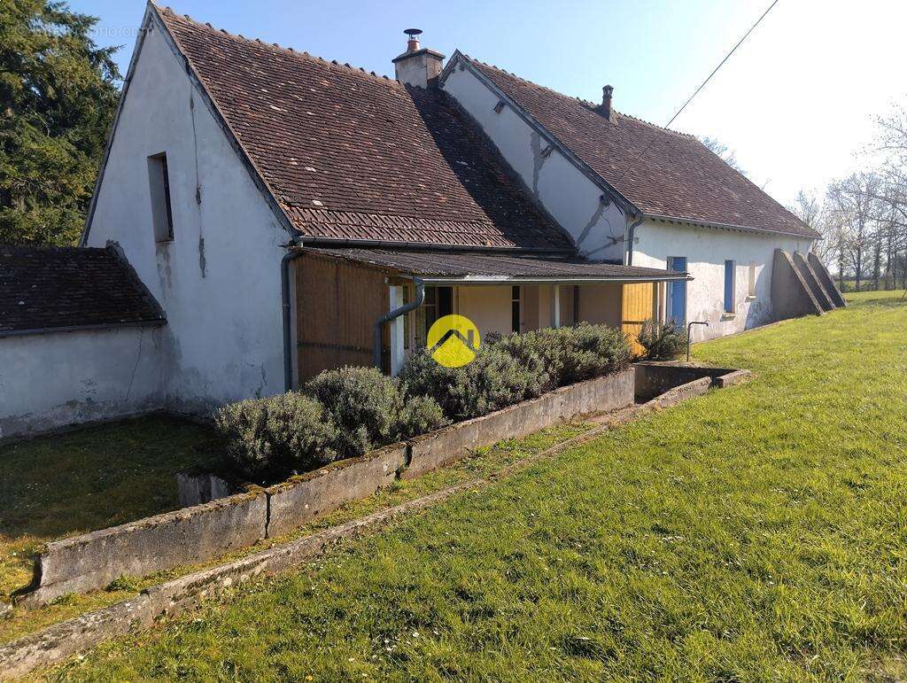 Maison à LURCY-LEVIS