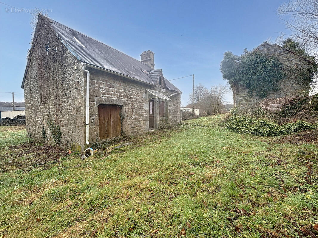 Maison à SAINT-MICHEL-DE-MONTJOIE