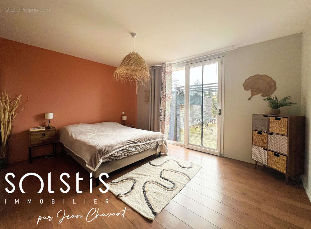 Appartement à SAINT-JUST-MALMONT