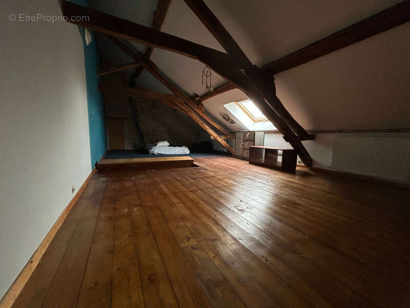 Maison en pierres 5 pièces à Étais-la-Sauvin 89, beaux volumes et cachet - photo 5