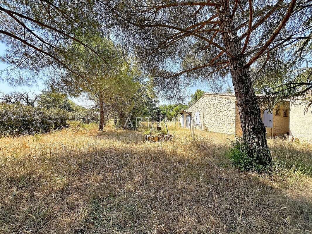 Maison de plain pied a rafraichir en zone uc - photo 15
