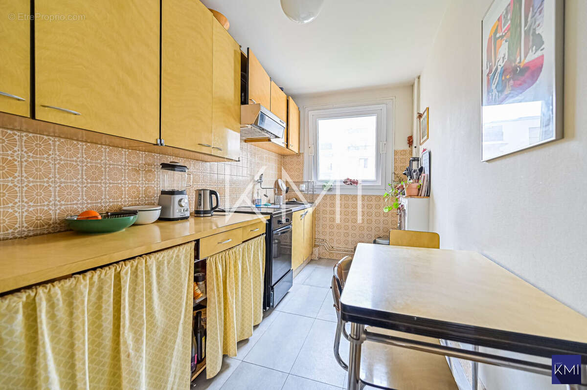 Appartement à PARIS-20E