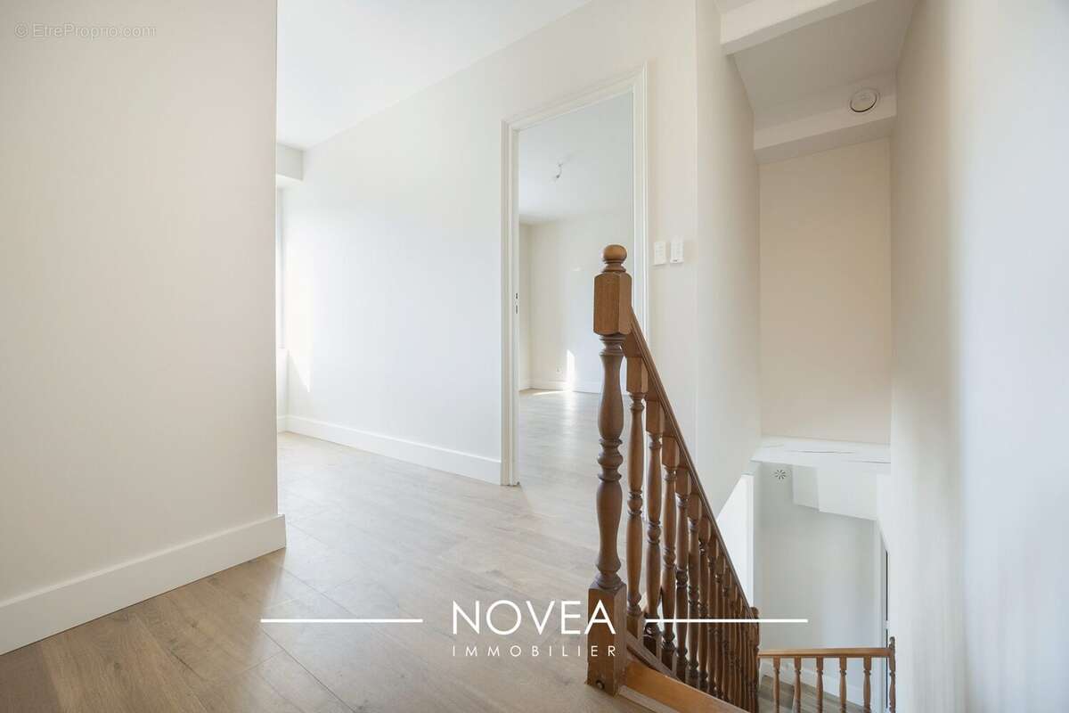 Appartement à SOURCIEUX-LES-MINES