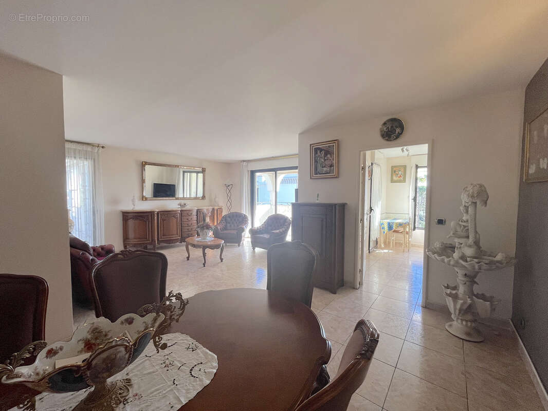 Appartement à SANARY-SUR-MER